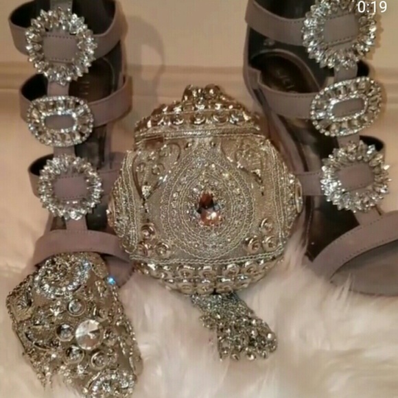 New Crystal Handbag (DELETING LAST CHANCE) - Picture 7 of 8